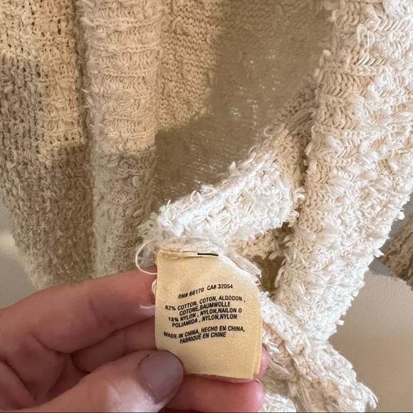 Akemi + Kin Anthropologie Fringe Knit Sweater Size Medium Cream - Picture 9 of 9